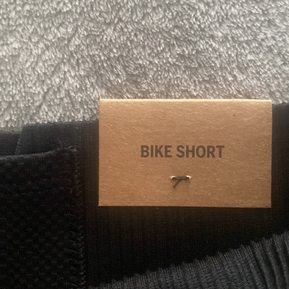 Victoria's Secret Seamless Bike Shorts - Picture 4 of 9
